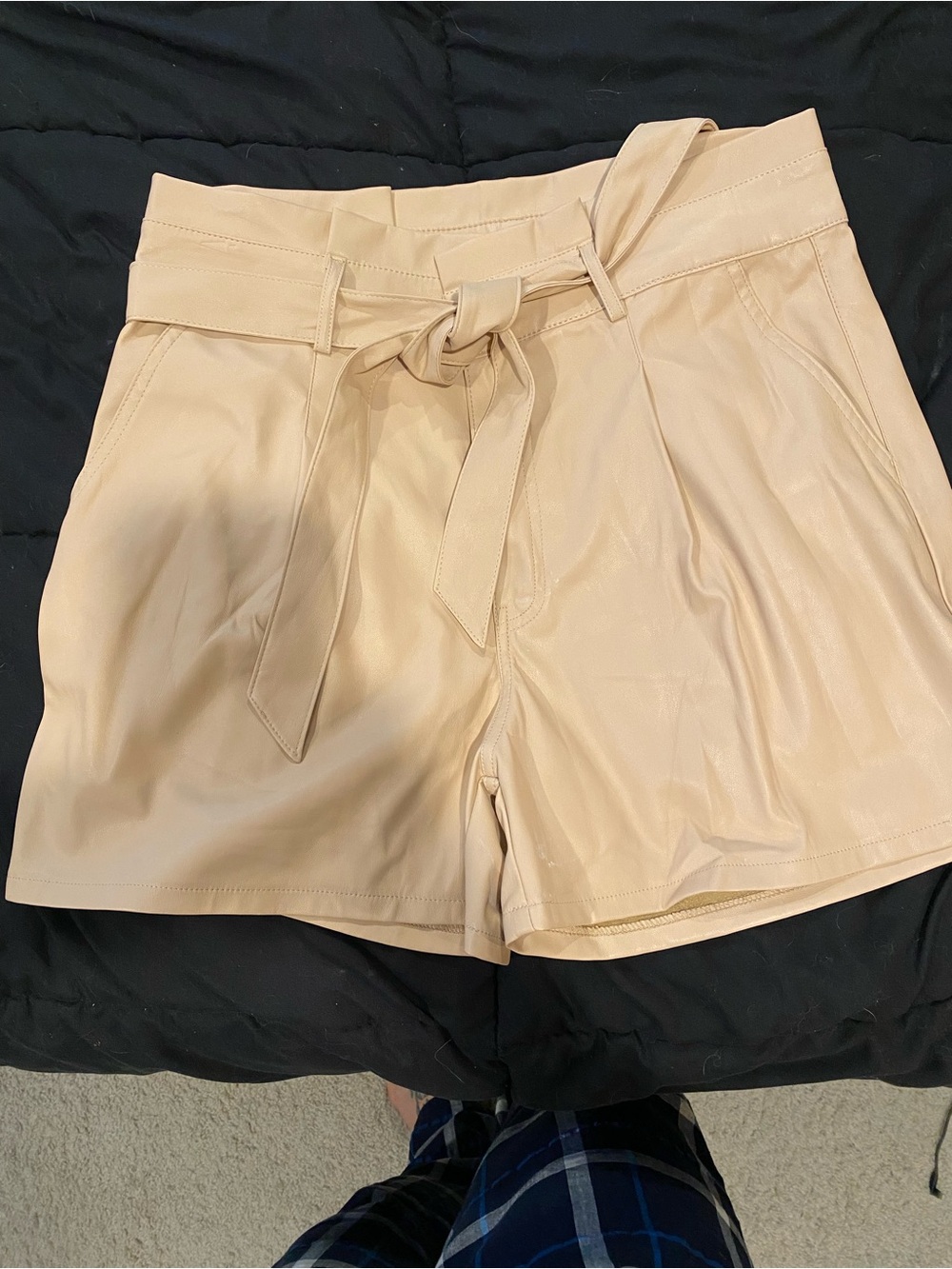 sofia by sofia vergara High-Waist Tie-Belt Shorts brand new pink/nude color